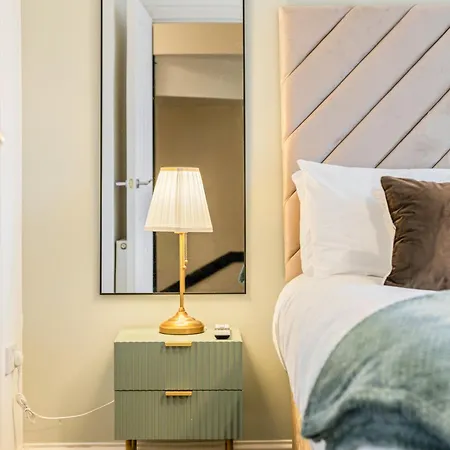 بيت للعطل Urban Elegance - Spacious 5-bed In