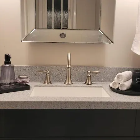 Stylish, Modern 3 Bedroom House, Free Parking X 2 * Glasgow