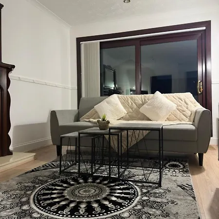 Holiday home Near Hydro And Centre Free Parking *