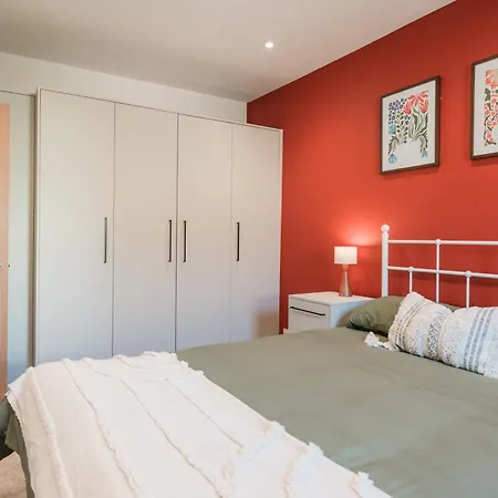 Holiday home Henderson House - West End 3 Bedroom Family