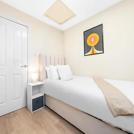 بيت للعطل Urban Elegance - Spacious 5-bed In *