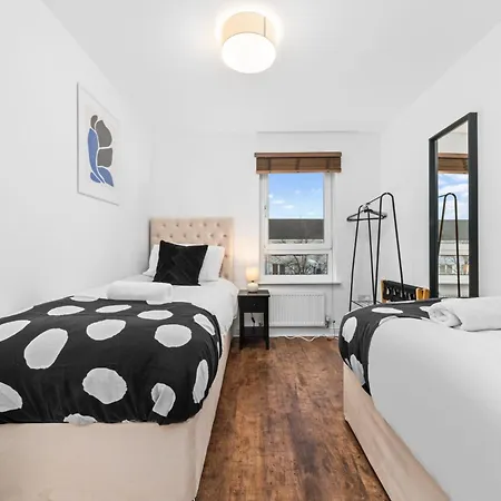 Holiday home Urban Elegance - Spacious 5-bed In