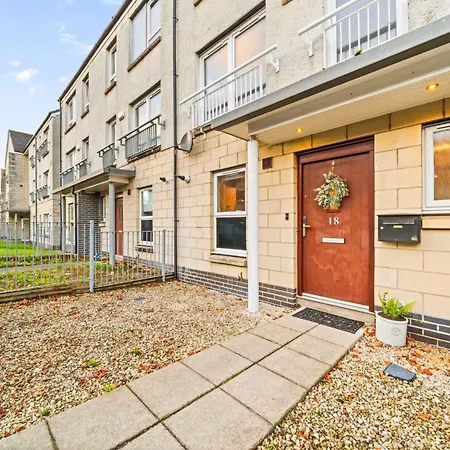 Dom wakacyjny Urban Elegance - Spacious 5-bed In *