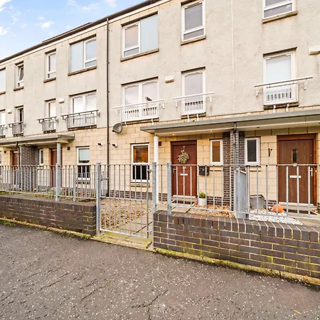 Urban Elegance - Spacious 5-bed In Holiday home *