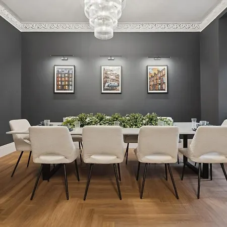 Spacious 5 Bedroom With 3 Bathrooms And Private Parking Feriehus Glasgow
