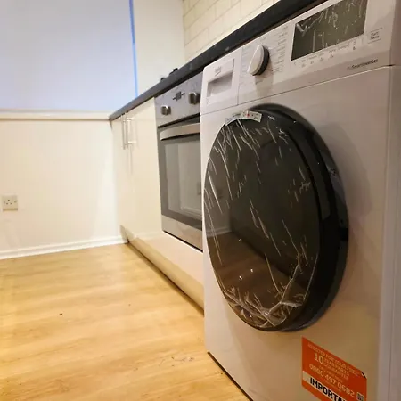 Cozy 2bed Flat In Center דירה גלאזגו