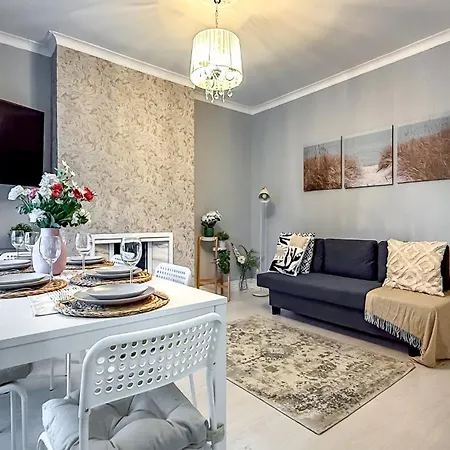 Quite And New House, Commore Drive