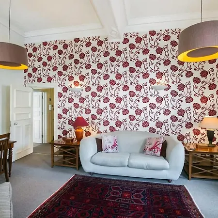 West George Street Apartment