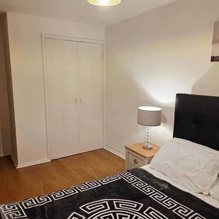 Cozy 2bed Flat In Center Apartment *