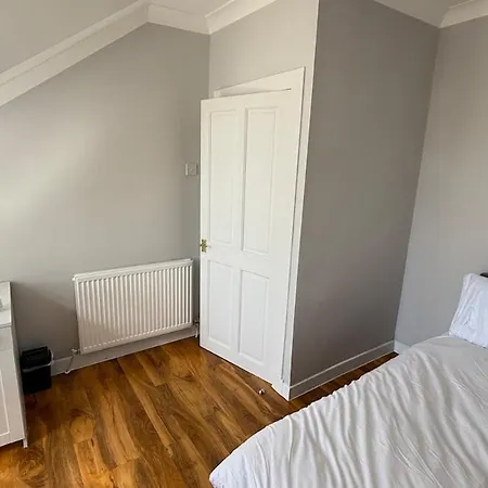 Welcome To Your Perfect Getaway * Glasgow