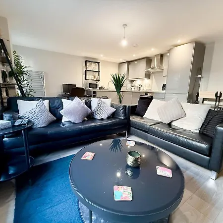 2-bed Flat In East End * גלאזגו