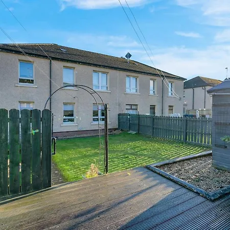3 Bedroom Apartment - Glasgow Cromdale St - Sleeps 5 - Contractors, Business & Relocations - Free Parking Appartement