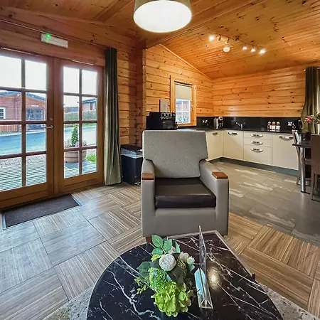 شقة 4 - Uk51264 *