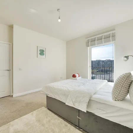 아파트 Stylish And Morden 3bed House Centre