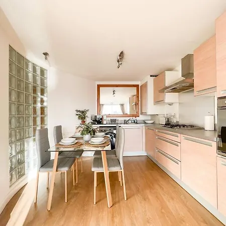 Διαμέρισμα Stunning River View Centre *