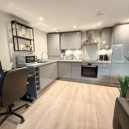 2-bed Flat In East End