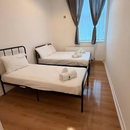 Acorn Spacious Apartment