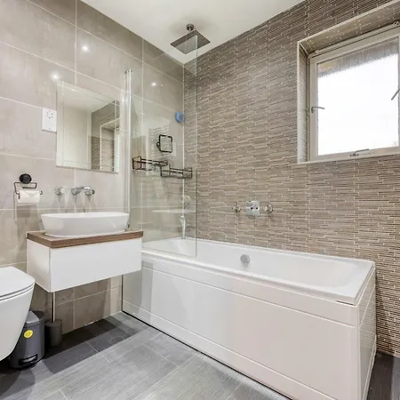 Family Getaway In Southside Apartment *