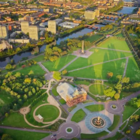 Modern&stylish Centre With Parking Glasgow