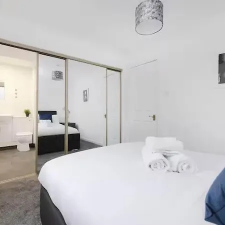 Bright 3 Bed Overlooking The Clyde Sec & Hydro *