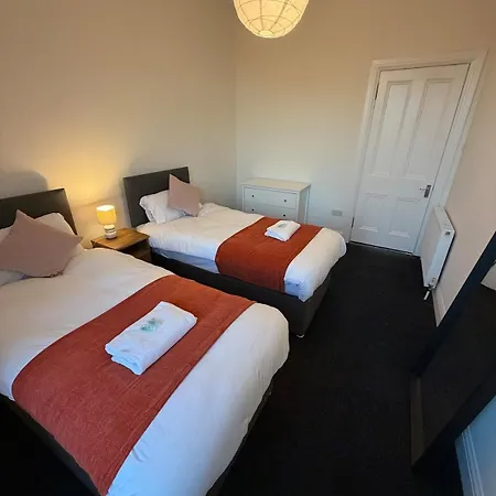 Apartment Spacious Tenement With Free Parking