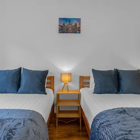 3 Bedroom Apartment - Glasgow Cromdale St - Sleeps 5 - Contractors, Business & Relocations - Free Parking