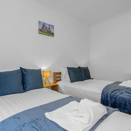 3 Bedroom Apartment - Glasgow Cromdale St - Sleeps 5 - Contractors, Business & Relocations - Free Parking Appartement Glasgow