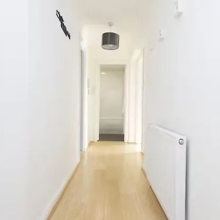 Bright 3 Bed Overlooking The Clyde Sec & Hydro *