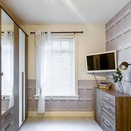 Quite And New House, Commore Drive Apartment Glasgow