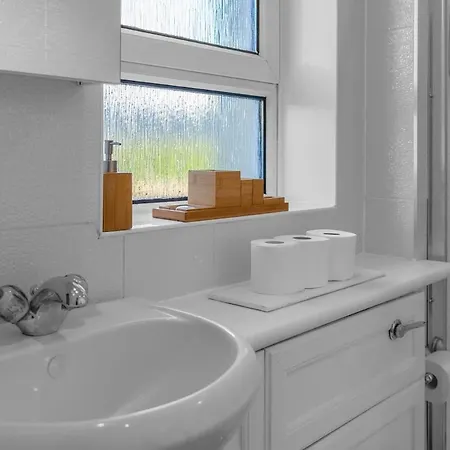 Appartement 3 Bedroom Apartment - Glasgow Cromdale St - Sleeps 5 - Contractors, Business & Relocations - Free Parking *