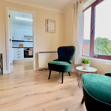 Garden-view 2br - Free Parking & Wifi *