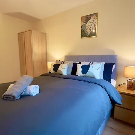 Garden-view 2br - Free Parking & Wifi Glasgow