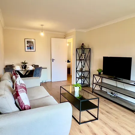 Garden-view 2br - Free Parking & Wifi