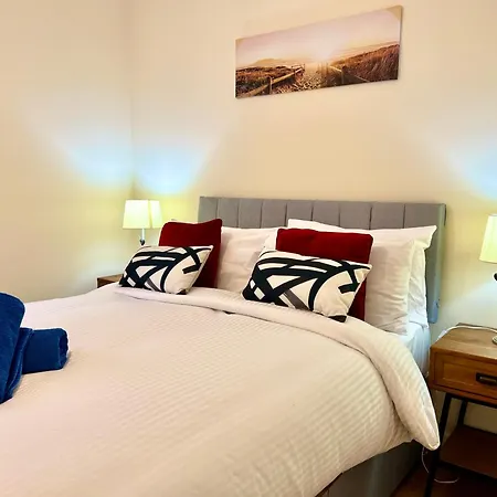 Apartment Garden-view 2br - Free Parking & Wifi
