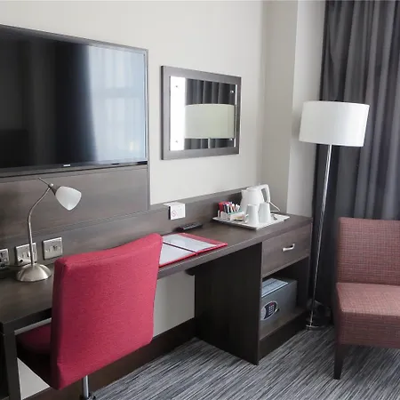Ramada By Wyndham East Kilbride 3*