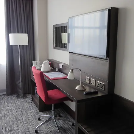 Ramada By Wyndham East Kilbride Hotel 3*