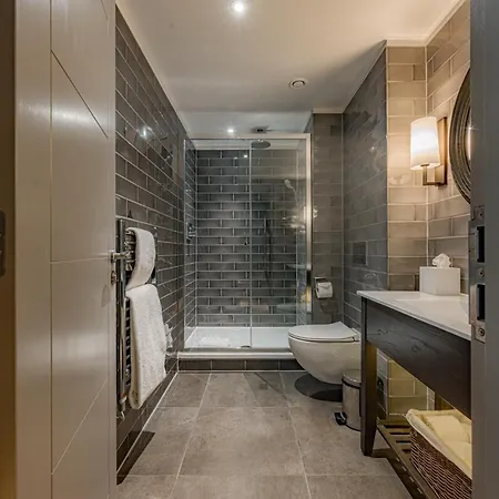 Dakota Hotel 5*