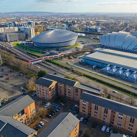 The Ovo Hydro Penthouse With Free Parking