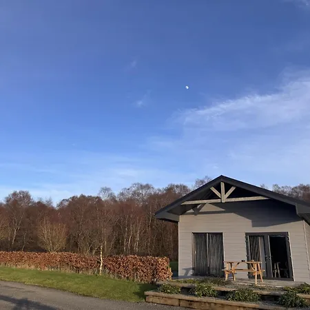 Apartment Spacious 3-bedroom On Country Estate Near - Sleeps 6