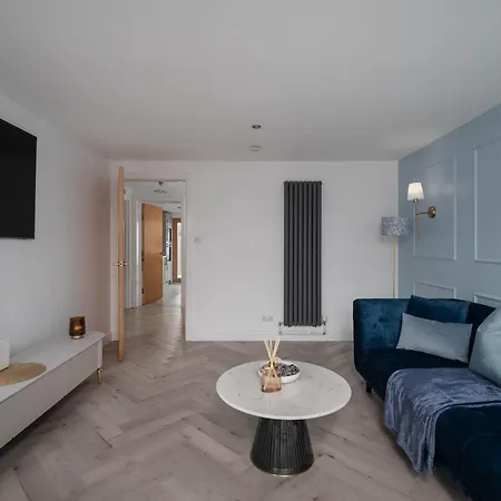 Ferienhaus Newly Renovated 3 Bedroom Modern House Glasgow