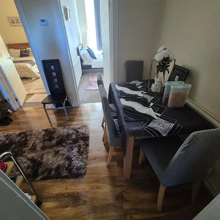 Lägenhet Cosy And Bright 3-bedroom Flat