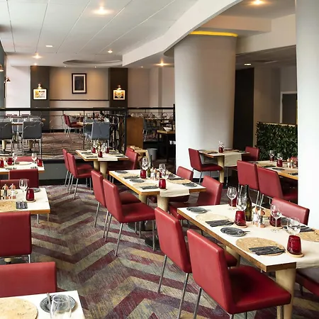 Отель Novotel Centre 4*