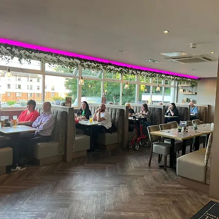 Ξενοδοχείο Kings Park 3*