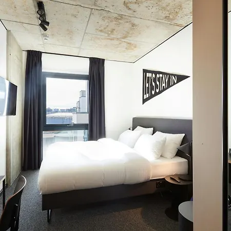 Hotel The Social Hub 4*