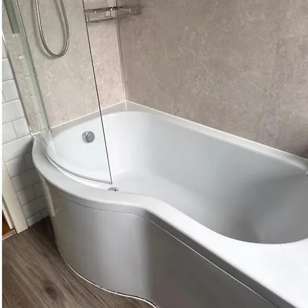 בית נופש 3 Bedroom House Newlands גלאזגו