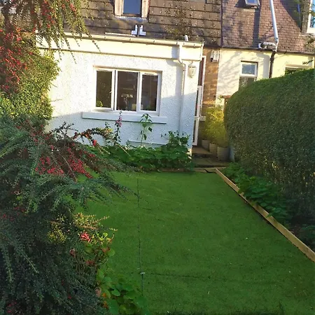 Beautiful Town House In Old Cathcart Village, Holiday home *