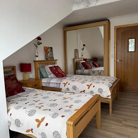 Dom wakacyjny Charming 3-bedroom House *