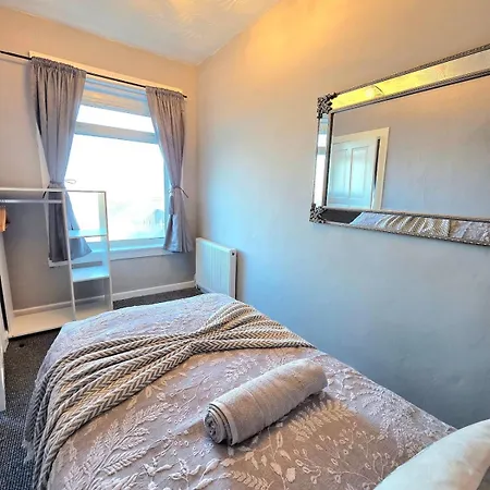 Bright And Cozy 3br Near Hampden Park Semesterbostad Glasgow