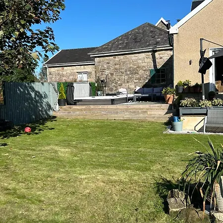 Beautiful 4 Bed Sandstone Σπίτι διακοπών