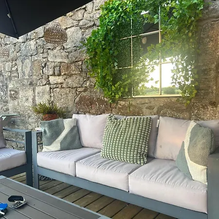 Beautiful 4 Bed Sandstone * Glasgow